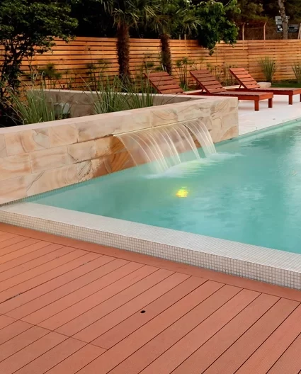 ahsap-seramik-havuz-kenari